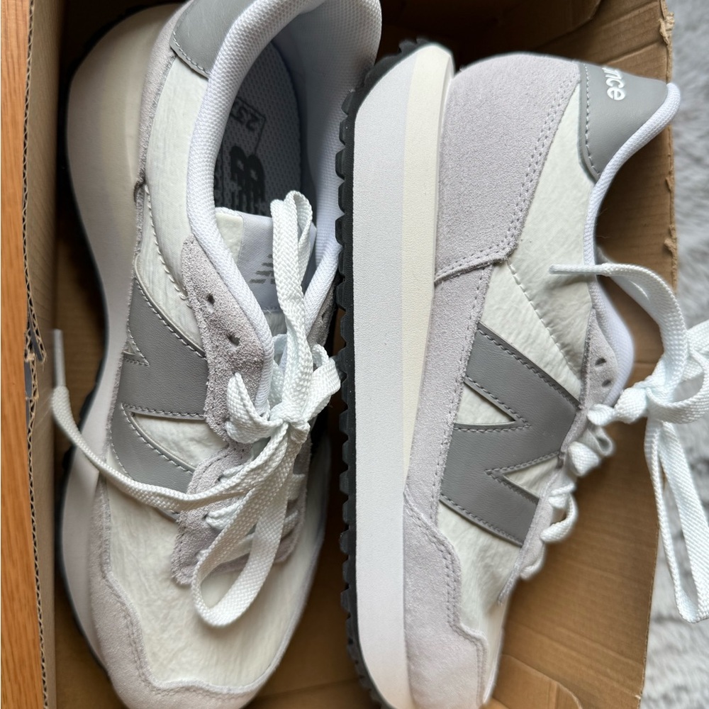 New Balance WS237HGG Gray Sneakers